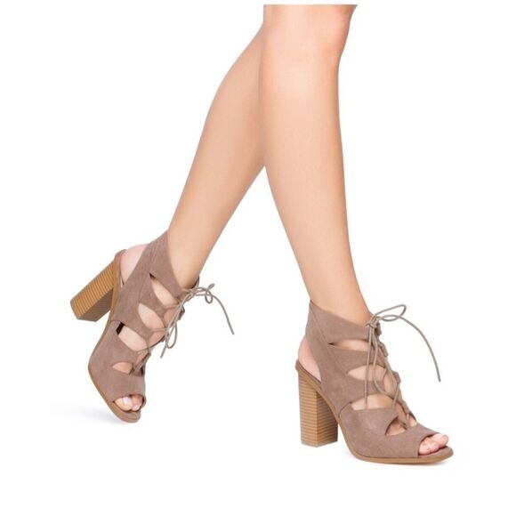 ✨HP✨LANESE HEELS✨   - Picture 1 of 5
